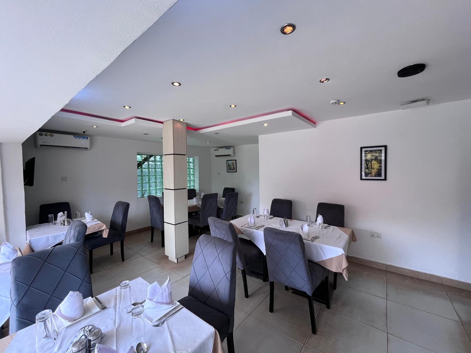 Blackwood Hotels Ikeja Exterior photo