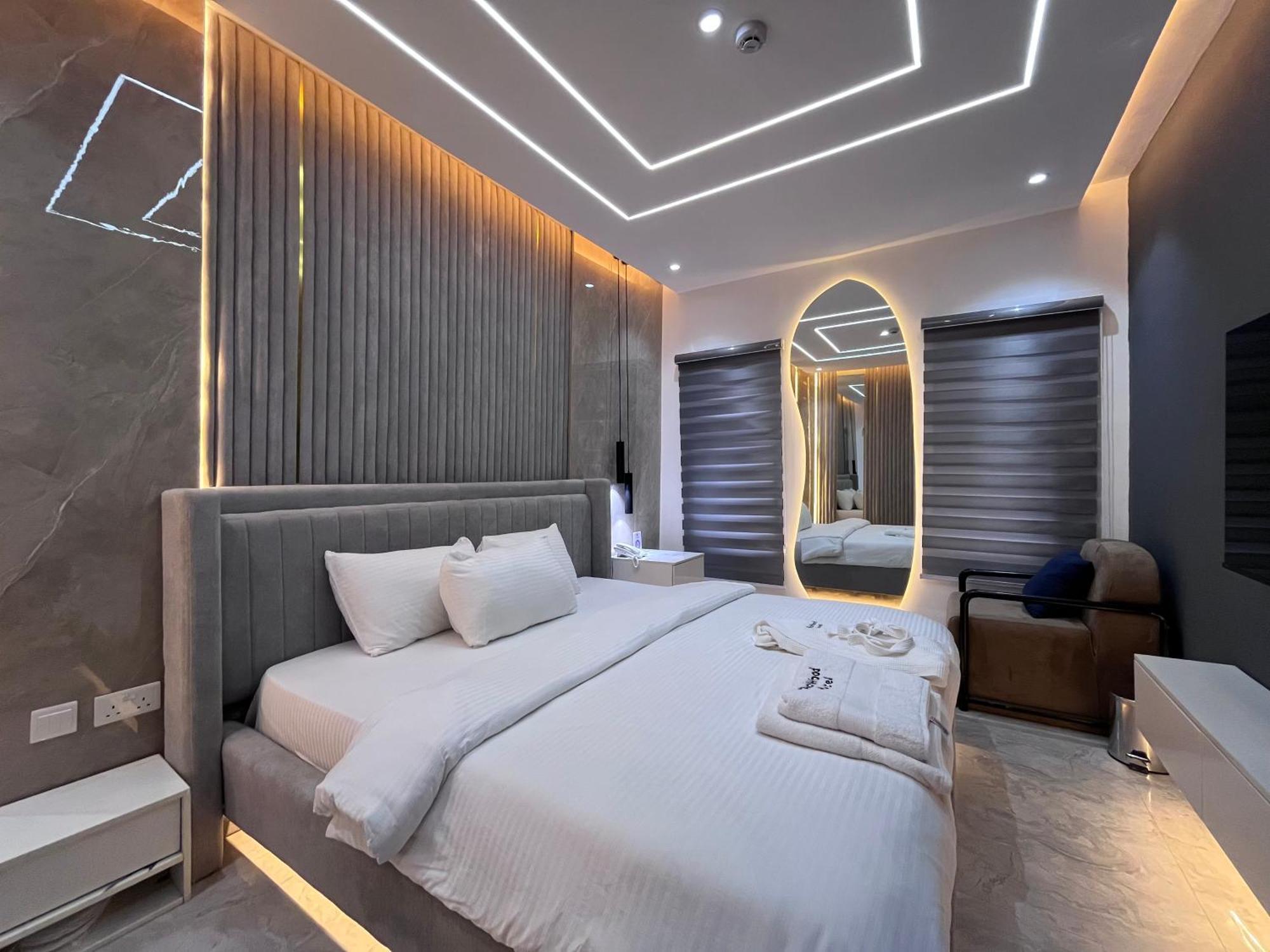 Blackwood Hotels Ikeja Exterior photo