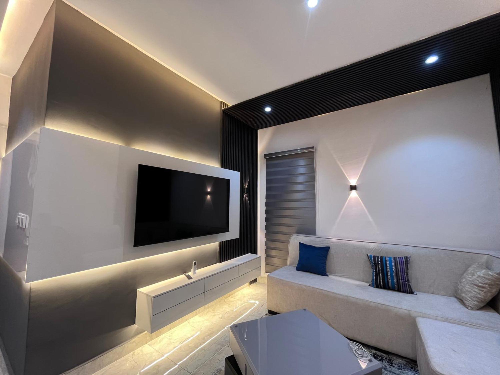 Blackwood Hotels Ikeja Exterior photo
